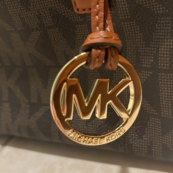 Authentic Michael Kors Purse with Dust Bag - Picture 2 of 7